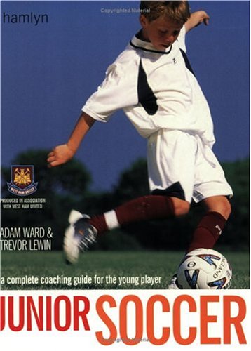 Imagen de archivo de Junior Soccer : The Ultimate Training Manual a la venta por Better World Books