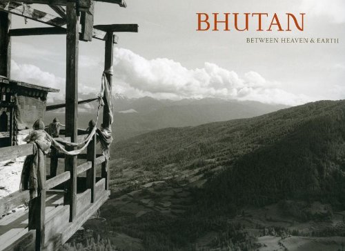 9780615499338: Bhutan: Between Heaven & Earth