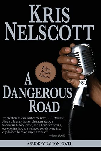 9780615665405: A Dangerous Road: A Smokey Dalton Novel