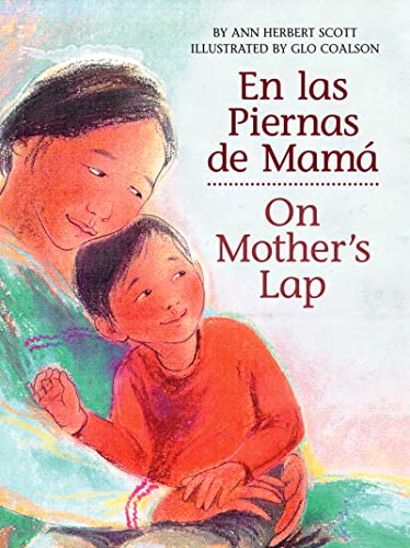 Stock image for En las Piernas de Mam? / On Mother's Lap (Spanish and English Edition) for sale by SecondSale
