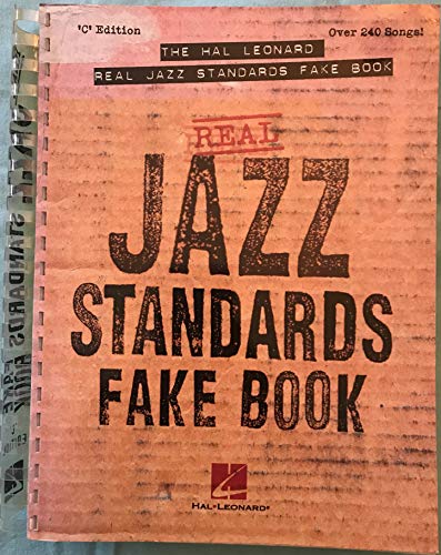 Imagen de archivo de The Hal Leonard Real Jazz Standards Fake Book: C Edition (Fake Books) a la venta por Sunshine State Books