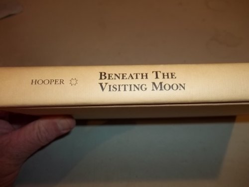 Beneath the Visiting Moon: Images of Combat in Southern Africa (Issues in Low-Intensity Conflict Series) (9780669246377) by Hooper, Jim