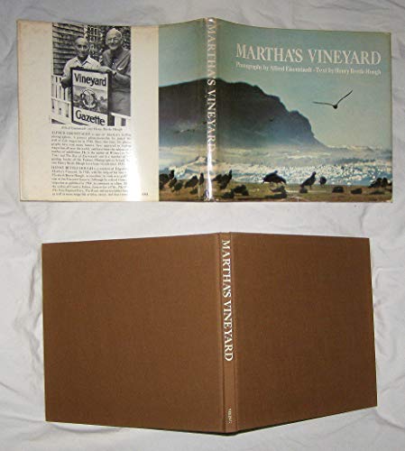 Beispielbild fr Martha's Vineyard zum Verkauf von ThriftBooks-Atlanta