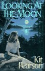 Imagen de archivo de Looking at the Moon a la venta por Better World Books: West