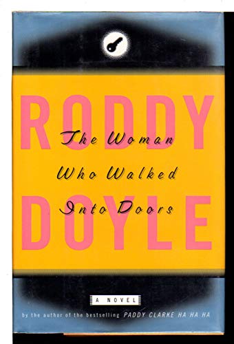 9780670867752: The Woman Who Walked Into Doors