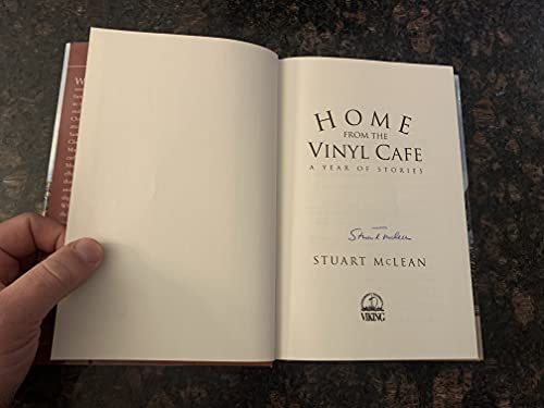 9780670882168: Home from the Vinyl Cafe: A year of stories