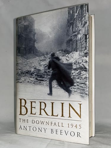 Beispielbild fr Berlin: The Downfall, 1945 zum Verkauf von WorldofBooks