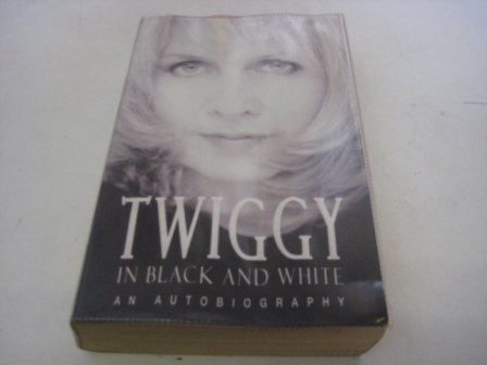 9780671022501: Twiggy in Black and White 27 C