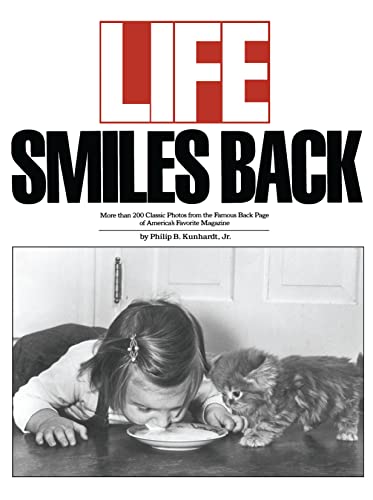 Imagen de archivo de Life Smiles Back a la venta por Keeper of the Page