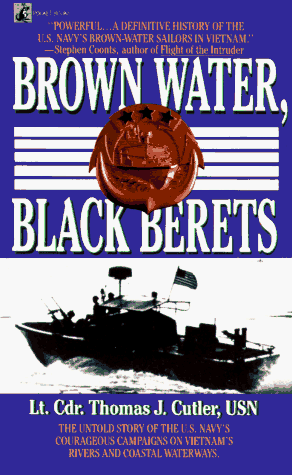 Imagen de archivo de Brown Water, Black Berets a la venta por HPB-Diamond