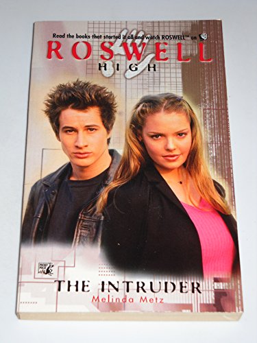 9780671774592: The Intruder: No 5 (Roswell High)