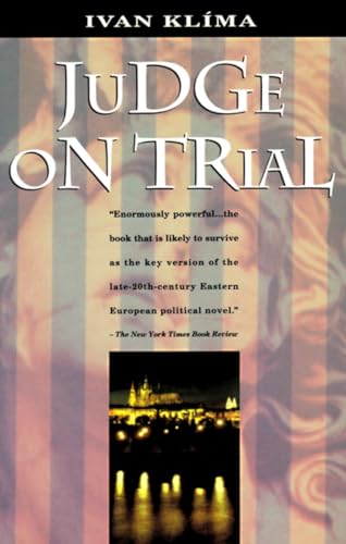 Imagen de archivo de Judge on Trial a la venta por Better World Books