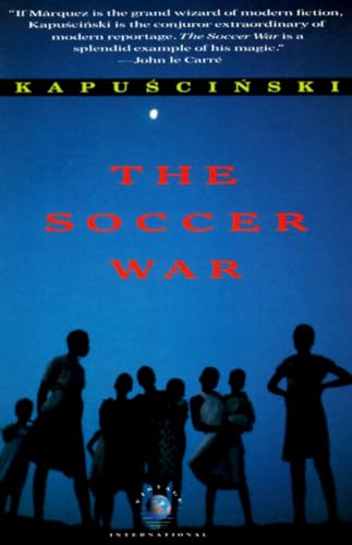 Beispielbild für The Soccer War zum Verkauf von Discover Books