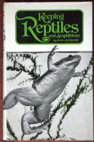 Imagen de archivo de Keeping reptiles and amphibians a la venta por Redux Books
