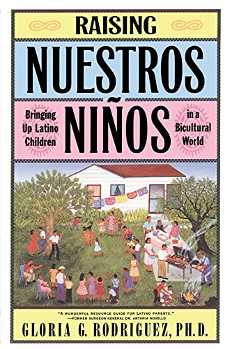 Imagen de archivo de Raising Nuestros Ninos : Bringing up Latino Children in a Bicultural World a la venta por Better World Books