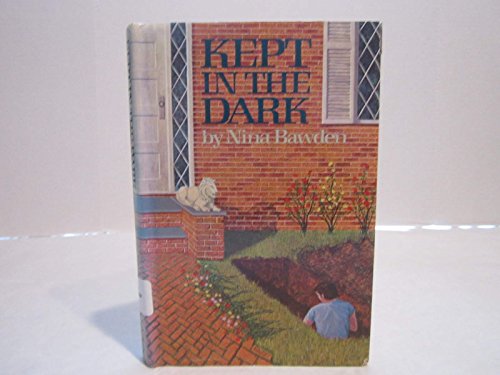 Imagen de archivo de Kept in the Dark a la venta por Better World Books: West