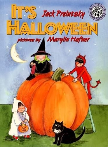 Beispielbild fr It's Halloween zum Verkauf von Gulf Coast Books