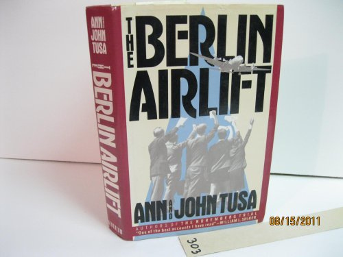 9780689115134: The Berlin Airlift
