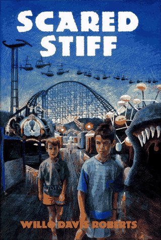 Scared Stiff (9780689316920) by Roberts, Willo Davis