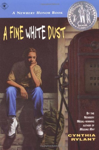 9780689804625: A Fine White Dust