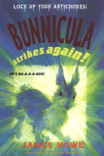 9780689814624: Bunnicula Strikes Again!
