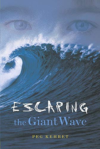 9780689852732: Escaping the Giant Wave