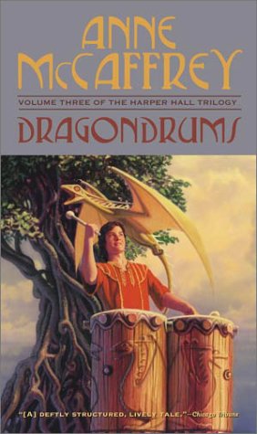 Imagen de archivo de Dragondrums, Vol 3 of the Harper Hall Trilogy a la venta por Dunaway Books