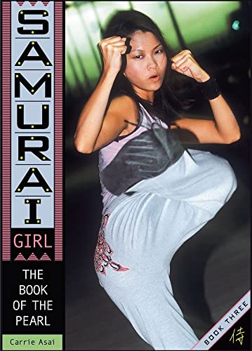 Beispielbild fr The Book of the Pearl (3) (Samurai Girl) zum Verkauf von SecondSale
