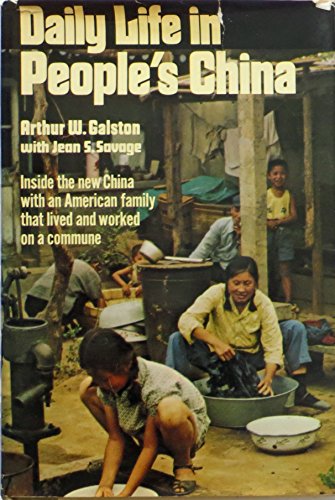 Beispielbild fr Daily Life in People's China zum Verkauf von Better World Books