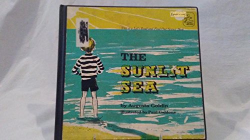 Beispielbild fr The Sunlit Sea (A Let's-Read-and-Find-Out Science Book) zum Verkauf von Wonder Book