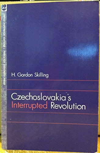 9780691100401: Czechoslovakia's Interrupted Revolution