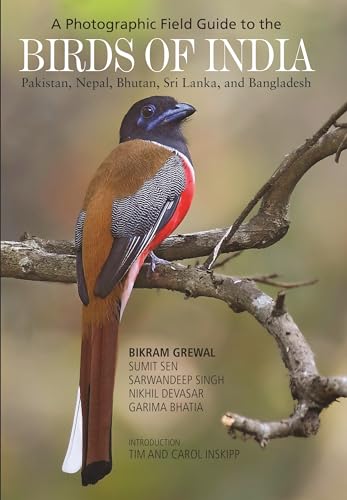 Beispielbild fr A Photographic Field Guide to the Birds of India, Pakistan, Nepal, Bhutan, Sri Lanka, and Bangladesh zum Verkauf von Books-FYI, Inc.