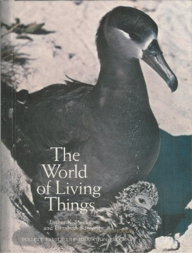 9780695496746: The World of Living Things