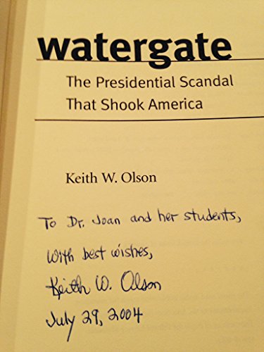 Beispielbild fr Watergate: The Presidential Scandal That Shook America zum Verkauf von Wonder Book