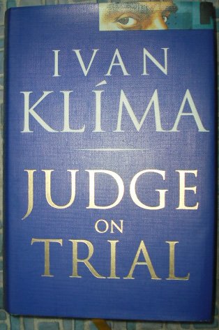 Beispielbild fr Judge on Trial zum Verkauf von WorldofBooks