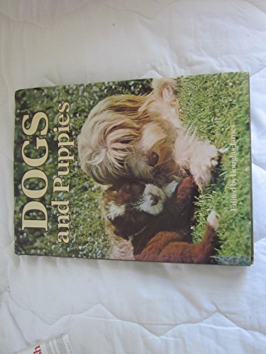 Imagen de archivo de Dogs & Puppies a la venta por Better World Books