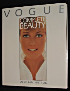Beispielbild fr Vogue Complete Beauty zum Verkauf von Better World Books