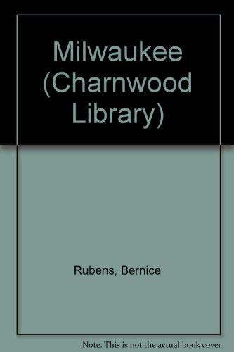 Beispielbild fr Milwaukee (Charnwood Library) zum Verkauf von Cambridge Rare Books