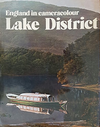 Imagen de archivo de Lake District (England in Cameracolour) a la venta por Hippo Books