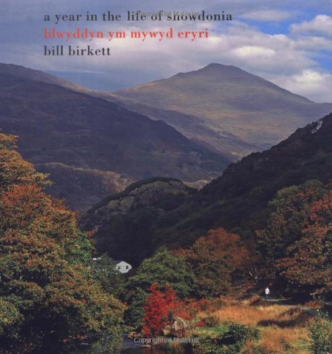 Beispielbild fr A Year in the Life of Snowdonia zum Verkauf von WorldofBooks