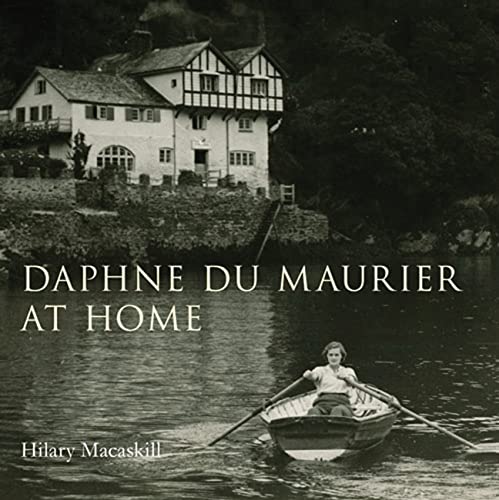 Beispielbild fr Daphne Du Maurier at Home zum Verkauf von WorldofBooks