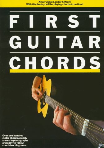 9780711934030: First guitar chords