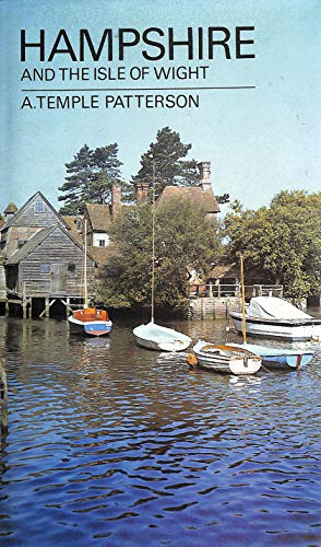 Imagen de archivo de Hampshire and the Isle of Wight a la venta por Goldstone Books