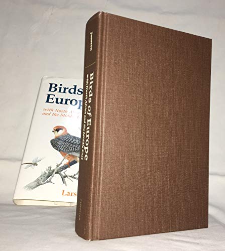 Imagen de archivo de Birds of Europe: With North Africa and the Middle East (Helm Field Guides) a la venta por AwesomeBooks