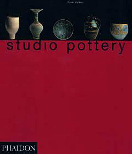 9780714829487: Studio Pottery: Twentieth Century British Ceramics in the Victoria and Albert Museum Collection: 0000