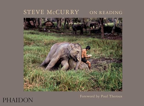 Imagen de archivo de Steve McCurry: On Reading a la venta por Ethan Daniel Books