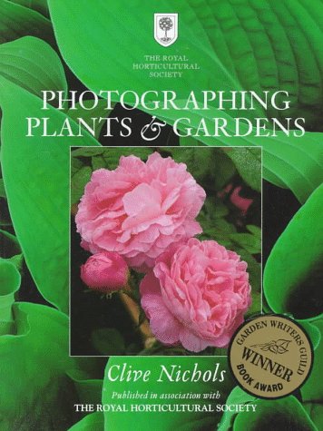 Beispielbild fr Photographing Plants and Gardens zum Verkauf von Better World Books