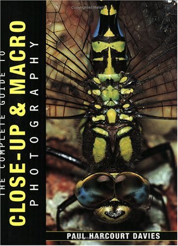 Beispielbild fr The Complete Guide to Close-up and Macro Photography zum Verkauf von WorldofBooks