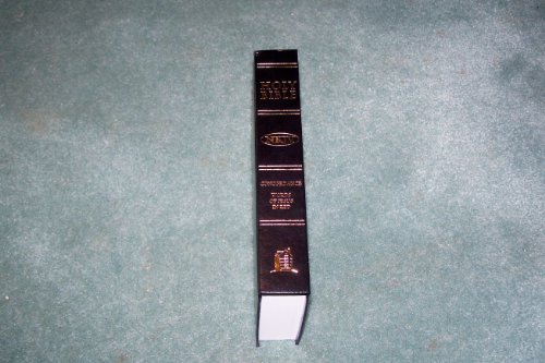 9780718002107: New King James Version Compact Text Bible
