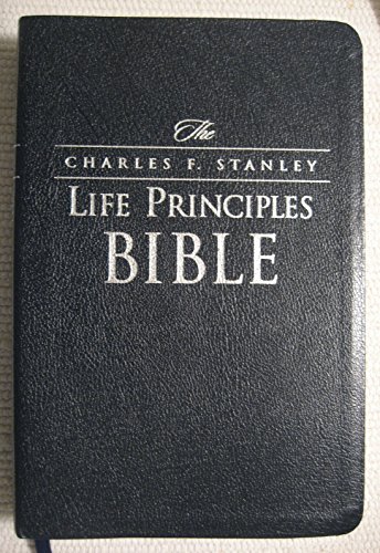 9780718013257: The Charles F. Stanley Life Principles Bible: New King James Version, Black Genuine Leather